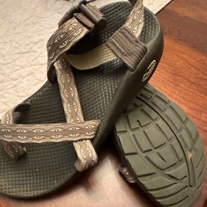 Women’s Chacos, size 8w